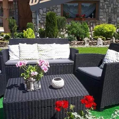 Magurskie Bywanie Bed & Breakfast *